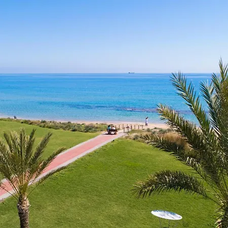 Royalsun Aqua By Holidaykeys Daire